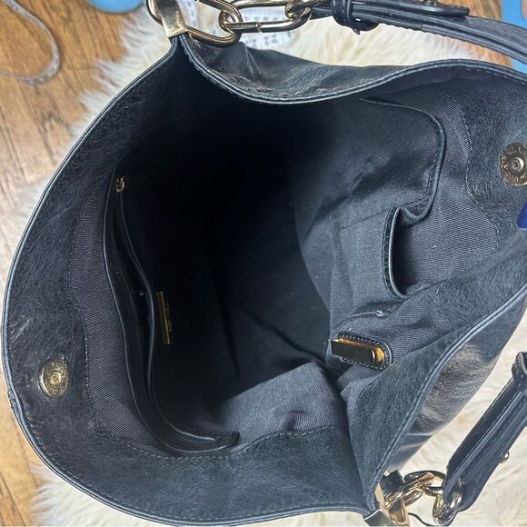 Badgley Mischka Black Leather Hobo Bag with Glossy Finish - Picture 8 of 9